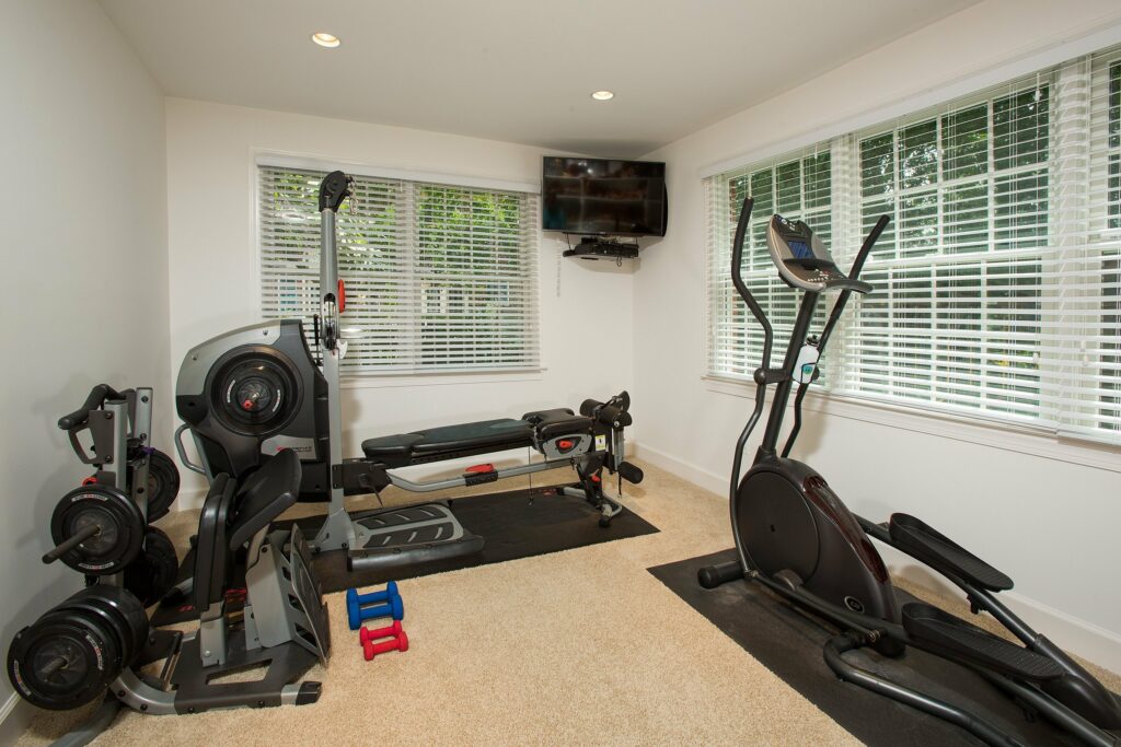 Kladakis Gym 8 10 17 958