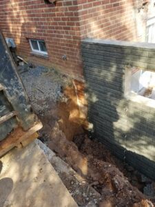 Forming foundation walls