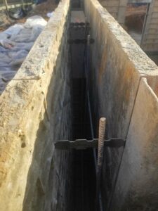 Forming foundation walls