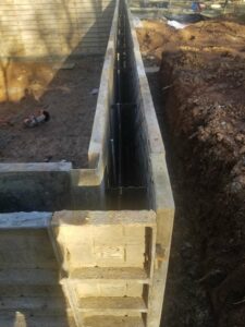 Forming foundation walls