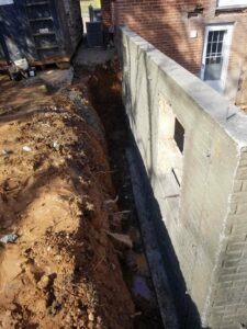 Forming foundation walls