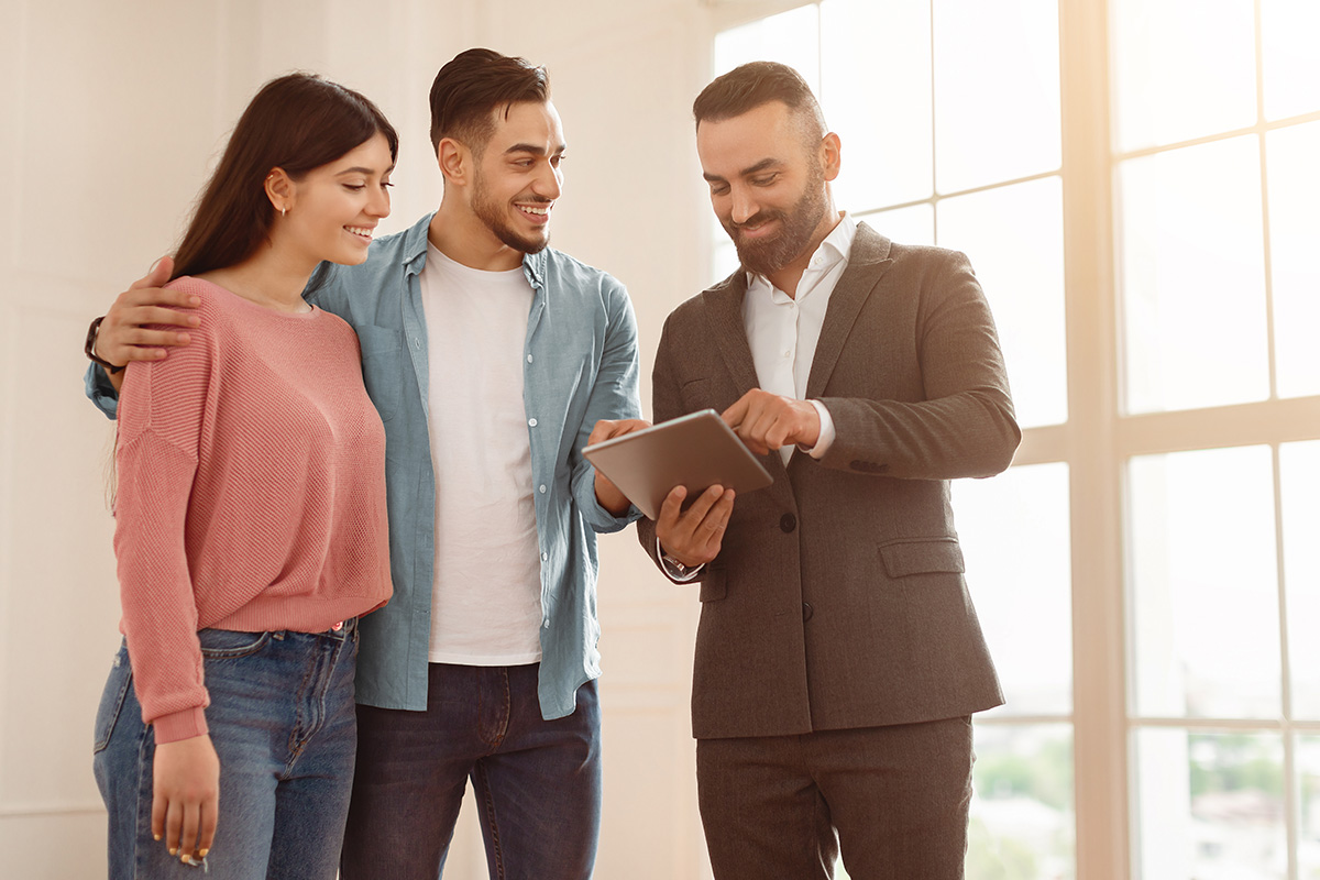 clients with agent in new home Clients with agent in new home.
